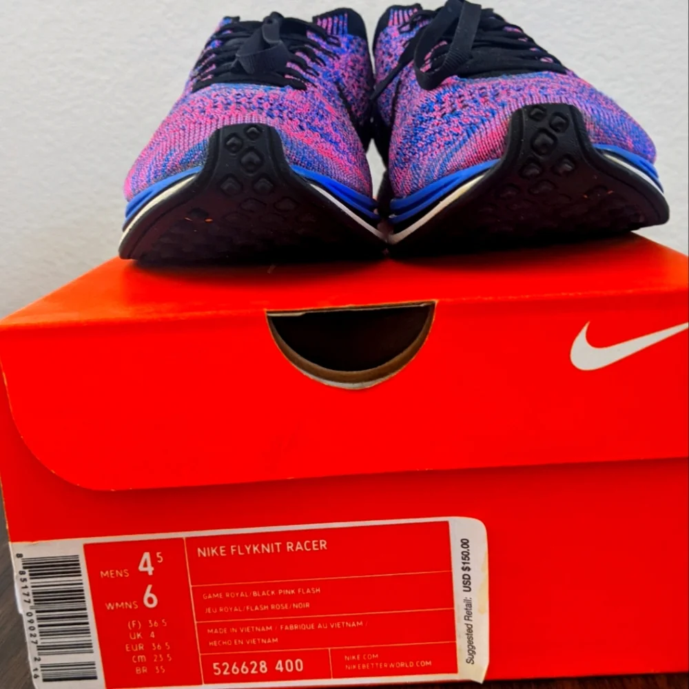 Nike Flyknits - Picture 3 of 3